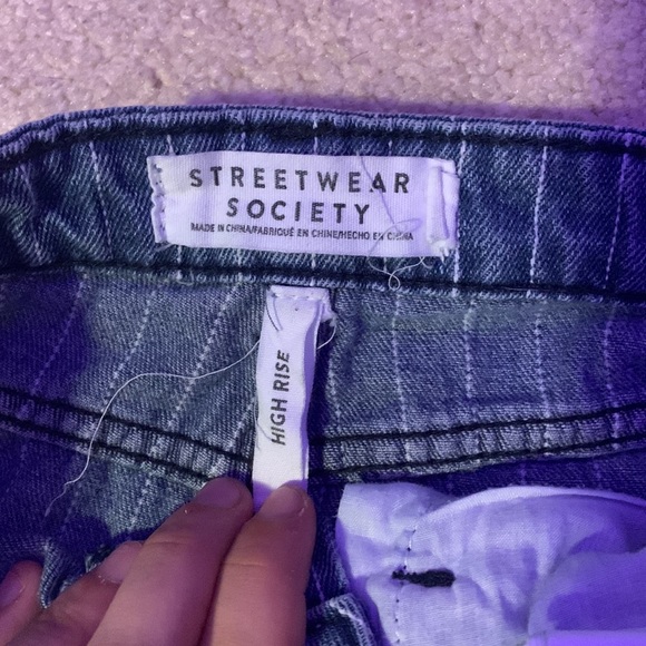 jean shorts - Picture 3 of 3